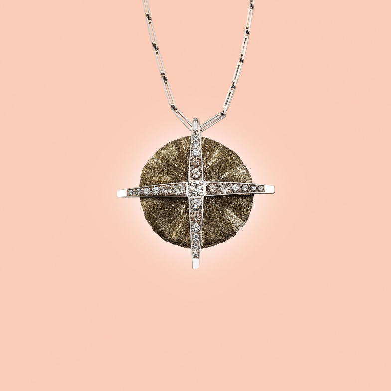SeelenStern Anhänger aus Platin mit Diamanten auf natürlicher Pyrit-Sonne in strahlenförmigem Design